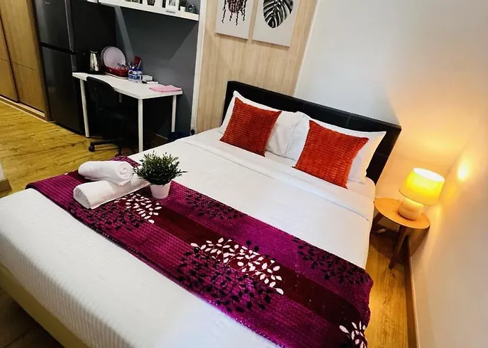 Voyage Bedroom, The Luxe Colony